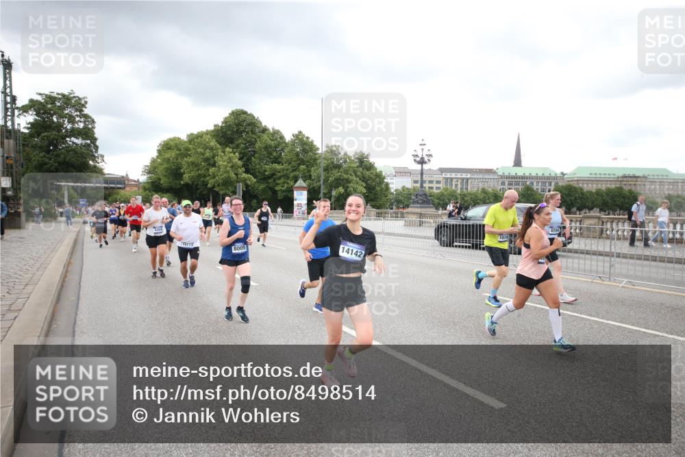 29.06.2025 - hella hamburg halbmarathon Jannik Wohlers http://msf.ph/oto/8498514 29.06.2025 10:55:46 Lombardsbrücke 1738, 1909, 2095, 2793, 3257, 3268, 4083, 4354, 4473, 4836, 5306, 5580, 5757, 5994, 6494, 6968, 7025, 7028, 7616, 8005, 8305, 8517, 9435, 9606, 9838, 9948, 9953, 10640, 10740, 10784, 10987, 11298, 11862, 11863, 12267, 12295, 12296, 12551, 13055, 13395, 13405, 13627, 13965, 14142, 14221, 14280, 14281, 15103, 15173, 15199, 15272, 15443, 15696, 15699, 16413, 16655, 16960, 17084, 17398, 17649, 17673, 18329, 18349, 19228 meine-sportfotos.de
