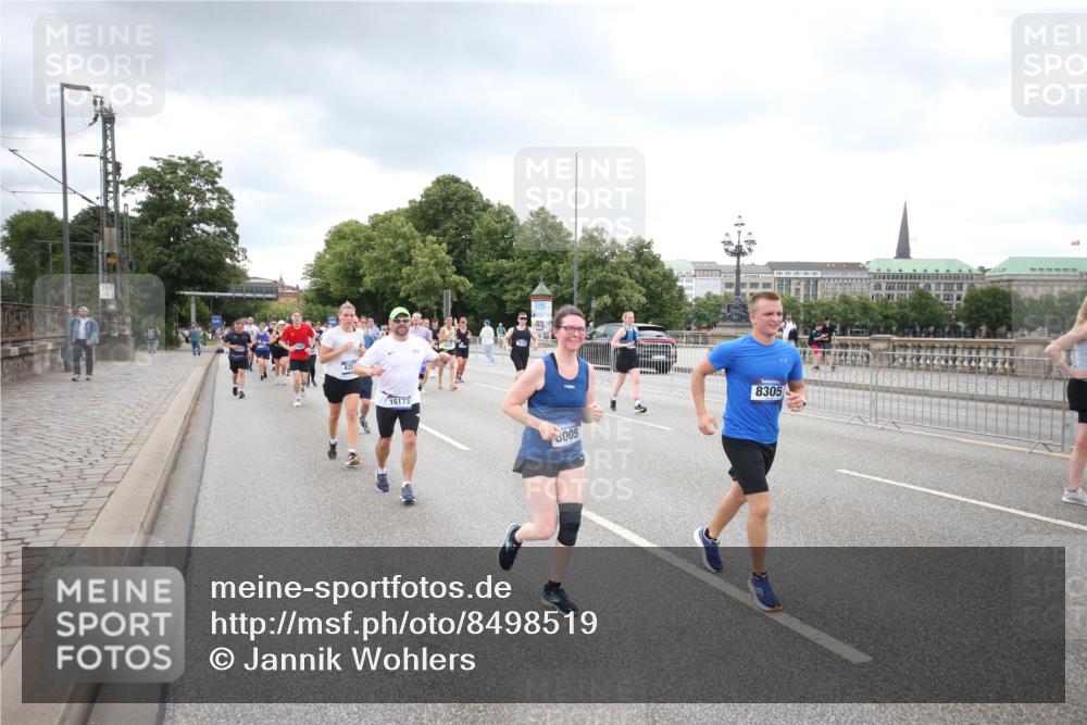 29.06.2025 - hella hamburg halbmarathon Jannik Wohlers http://msf.ph/oto/8498519 29.06.2025 10:55:47 Lombardsbrücke 1738, 1909, 2095, 2793, 3257, 3268, 4083, 4354, 4473, 4836, 5306, 5580, 5757, 5994, 6494, 6968, 7025, 7028, 7616, 8005, 8305, 8517, 9435, 9606, 9838, 9948, 9953, 10640, 10740, 10784, 10987, 11298, 11862, 11863, 12267, 12295, 12296, 12551, 13055, 13395, 13405, 13965, 14142, 14221, 14280, 14281, 15103, 15173, 15272, 15443, 15696, 15699, 16413, 16655, 16960, 17084, 17398, 17649, 17673, 18329, 18349, 19228 meine-sportfotos.de