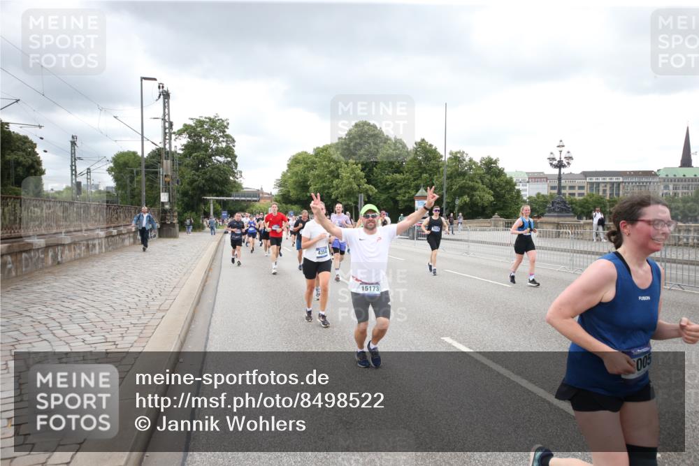 29.06.2025 - hella hamburg halbmarathon Jannik Wohlers http://msf.ph/oto/8498522 29.06.2025 10:55:48 Lombardsbrücke 1113, 1738, 1909, 2095, 3257, 3268, 4083, 4354, 4473, 4836, 5306, 5580, 5693, 5757, 5994, 6494, 6968, 7025, 7028, 7616, 8005, 8305, 8517, 9435, 9606, 9838, 9948, 9953, 10640, 10740, 10784, 10987, 11298, 11862, 11863, 12267, 12295, 12296, 12551, 13055, 13395, 13405, 13965, 14142, 14280, 14281, 15103, 15173, 15272, 15443, 15696, 15699, 16655, 16960, 17084, 17398, 17649, 17673, 18349, 18798, 19228 meine-sportfotos.de
