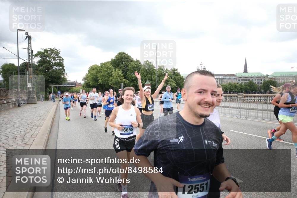 29.06.2025 - hella hamburg halbmarathon Jannik Wohlers http://msf.ph/oto/8498584 29.06.2025 10:55:53 Lombardsbrücke 1113, 1738, 1909, 2095, 2915, 3257, 4083, 4354, 4836, 5580, 5693, 5757, 6690, 6968, 7025, 7028, 7090, 7711, 8005, 8305, 8517, 8766, 9383, 9435, 9606, 9948, 9953, 10740, 10784, 10987, 11298, 11628, 11862, 11863, 12295, 12296, 12551, 13395, 13405, 13965, 14142, 14613, 15103, 15173, 15272, 15443, 15696, 15699, 16655, 17084, 17092, 17398, 17649, 17673, 18247, 18349, 18798, 19228 meine-sportfotos.de