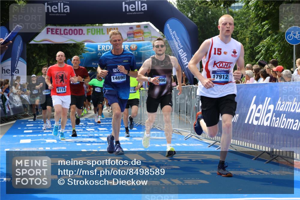 29.06.2025 - hella hamburg halbmarathon Strokosch-Dieckow http://msf.ph/oto/8498589 29.06.2025 10:43:36 Ziel 3116, 4080, 4318, 5124, 6903, 6991, 7635, 9114, 10246, 11648, 12623, 13421, 13996, 14201, 14210, 14484, 14690, 15328, 15932, 16338, 17912, 18449, 18513, 18775, 18810, 19090, 19229 meine-sportfotos.de
