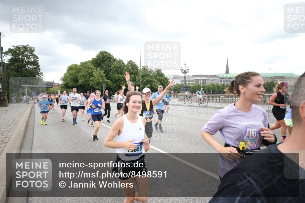 29.06.2025 - hella hamburg halbmarathon Jannik Wohlers http://msf.ph/oto/8498591 29.06.2025 10:55:54 Lombardsbrücke 1113, 1738, 2095, 2915, 3257, 3987, 4083, 4354, 5580, 5693, 5757, 6690, 6968, 7025, 7028, 7090, 7711, 8005, 8305, 8517, 8766, 9383, 9435, 9606, 9948, 9953, 10740, 10784, 10987, 11298, 11628, 11862, 11863, 12295, 12296, 12551, 13395, 13405, 13965, 14142, 14613, 15103, 15173, 15443, 15696, 15699, 16655, 17084, 17092, 17398, 17494, 17649, 17673, 18247, 18349, 18798, 19228 meine-sportfotos.de