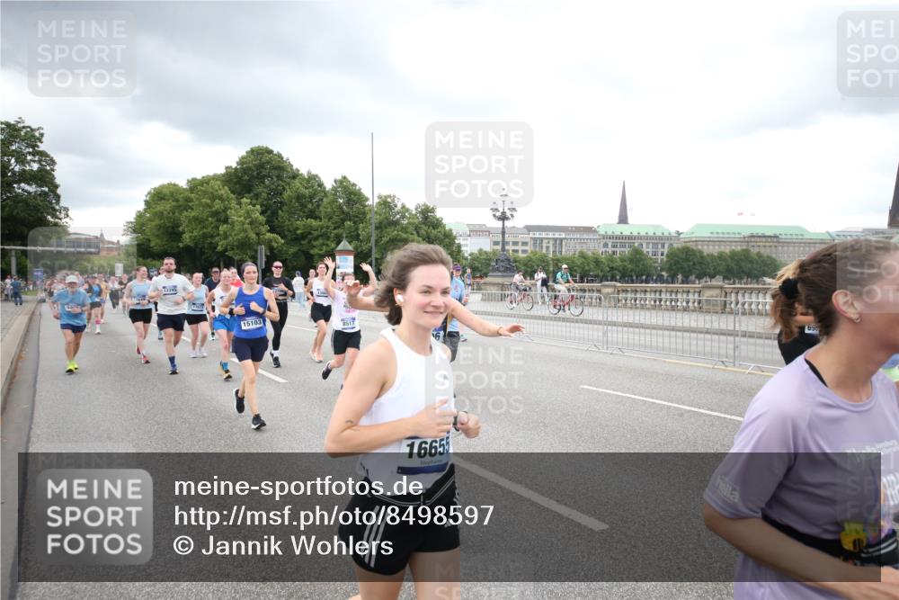 29.06.2025 - hella hamburg halbmarathon Jannik Wohlers http://msf.ph/oto/8498597 29.06.2025 10:55:54 Lombardsbrücke 1113, 1738, 2095, 2915, 3257, 3987, 4083, 4354, 5580, 5693, 5757, 6690, 6968, 7025, 7028, 7090, 7711, 8005, 8305, 8517, 8766, 9383, 9435, 9606, 9948, 9953, 10740, 10784, 10987, 11298, 11628, 11862, 11863, 12295, 12296, 12551, 13395, 13405, 13965, 14142, 14613, 15103, 15173, 15443, 15696, 15699, 16655, 17084, 17092, 17398, 17494, 17649, 17673, 18247, 18349, 18798, 19228 meine-sportfotos.de
