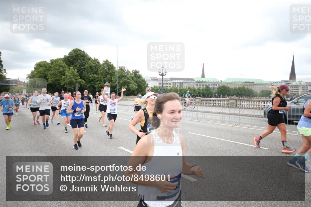 29.06.2025 - hella hamburg halbmarathon Jannik Wohlers http://msf.ph/oto/8498601 29.06.2025 10:55:54 Lombardsbrücke 1113, 1738, 2095, 2915, 3257, 3987, 4083, 4354, 5580, 5693, 5757, 6690, 6968, 7025, 7028, 7090, 7711, 8005, 8305, 8517, 8766, 9383, 9435, 9606, 9948, 9953, 10740, 10784, 10987, 11298, 11628, 11862, 11863, 12295, 12296, 12551, 13395, 13405, 13965, 14142, 14613, 15103, 15173, 15443, 15696, 15699, 16655, 17084, 17092, 17398, 17494, 17649, 17673, 18247, 18349, 18798, 19228 meine-sportfotos.de