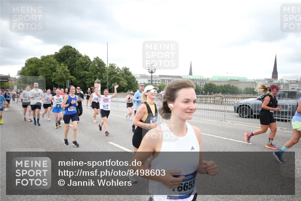 29.06.2025 - hella hamburg halbmarathon Jannik Wohlers http://msf.ph/oto/8498603 29.06.2025 10:55:54 Lombardsbrücke 1113, 1738, 2095, 2915, 3257, 3987, 4083, 4354, 5580, 5693, 5757, 6690, 6968, 7025, 7028, 7090, 7711, 8005, 8305, 8517, 8766, 9383, 9435, 9606, 9948, 9953, 10740, 10784, 10987, 11298, 11628, 11862, 11863, 12295, 12296, 12551, 13395, 13405, 13965, 14142, 14613, 15103, 15173, 15443, 15696, 15699, 16655, 17084, 17092, 17398, 17494, 17649, 17673, 18247, 18349, 18798, 19228 meine-sportfotos.de