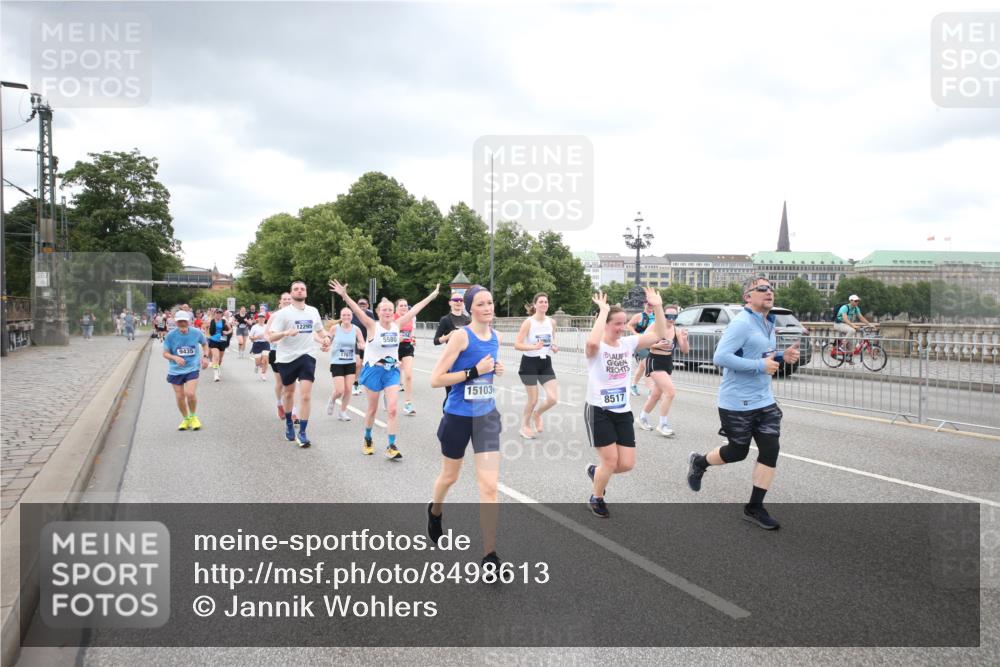 29.06.2025 - hella hamburg halbmarathon Jannik Wohlers http://msf.ph/oto/8498613 29.06.2025 10:55:55 Lombardsbrücke 1113, 1738, 2095, 2915, 3257, 3953, 3987, 4083, 4354, 5580, 5693, 5757, 6690, 6968, 7025, 7028, 7090, 7711, 8005, 8305, 8517, 8766, 9383, 9435, 9606, 9948, 9953, 10740, 10784, 10987, 11298, 11628, 11862, 11863, 12295, 12296, 12551, 13395, 13405, 13965, 14613, 15103, 15173, 15443, 15696, 15699, 16655, 17084, 17092, 17398, 17494, 17649, 17673, 18247, 18349, 18798, 19228 meine-sportfotos.de