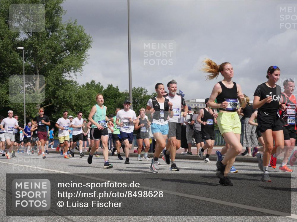 29.06.2025 - hella hamburg halbmarathon Luisa Fischer http://msf.ph/oto/8498628 29.06.2025 10:01:53 Kennedybrücke 11625, 8746, 15407, 8322, 61, 037, 16467, 1588, 2901, 1190, 1485, 1972, 2907, 3037, 3715, 5492, 6390, 6399, 6585, 7232, 7864, 8068, 8154, 8322, 8639, 8721, 8772, 8798, 9884, 10488 meine-sportfotos.de