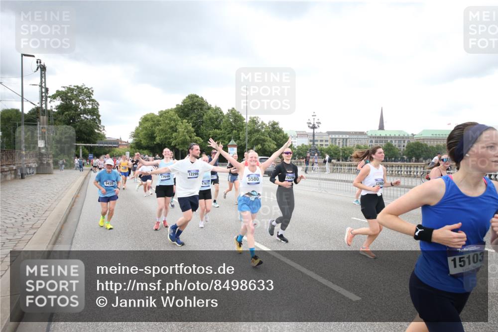 29.06.2025 - hella hamburg halbmarathon Jannik Wohlers http://msf.ph/oto/8498633 29.06.2025 10:55:56 Lombardsbrücke 1113, 1738, 2095, 2915, 3257, 3953, 3987, 4083, 5580, 5693, 5757, 6690, 6968, 7025, 7028, 7090, 7711, 8005, 8517, 8766, 9383, 9435, 9606, 9948, 9953, 10740, 10784, 10987, 11298, 11628, 11862, 11863, 12295, 12296, 12551, 13395, 13405, 13965, 14613, 15103, 15173, 15443, 15696, 15699, 15747, 16655, 16934, 17084, 17092, 17398, 17494, 17649, 17673, 18047, 18247, 18349, 18798, 19228 meine-sportfotos.de
