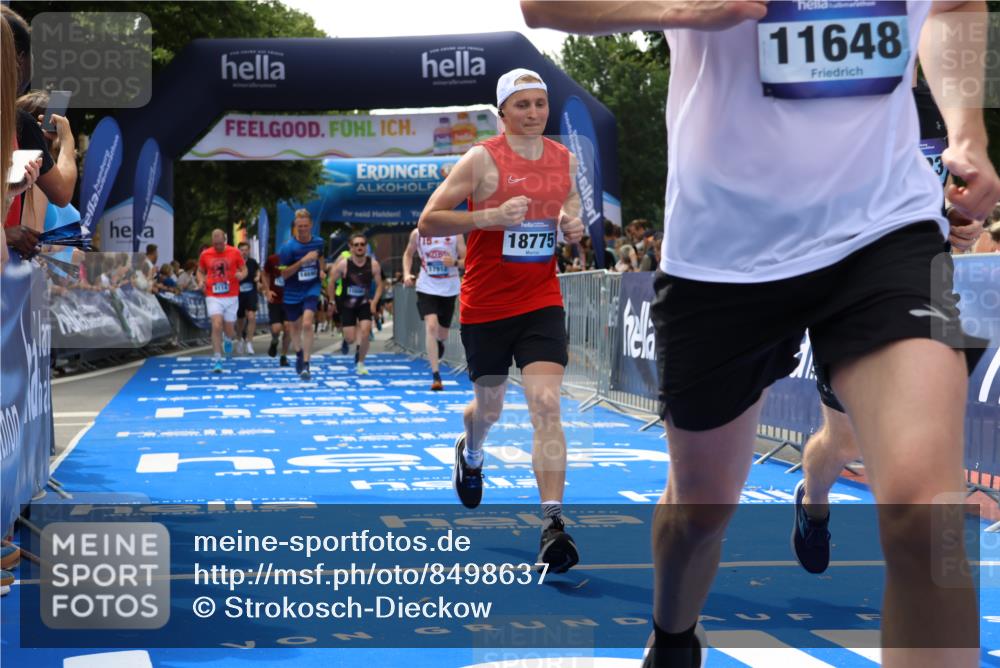 29.06.2025 - hella hamburg halbmarathon Strokosch-Dieckow http://msf.ph/oto/8498637 29.06.2025 10:43:34 Ziel 3116, 4080, 4318, 5124, 5436, 6903, 7635, 9114, 9931, 10246, 11648, 12623, 13421, 13996, 14201, 14210, 14484, 14690, 15328, 15932, 16338, 17912, 18449, 18513, 18775, 18810, 19229 meine-sportfotos.de