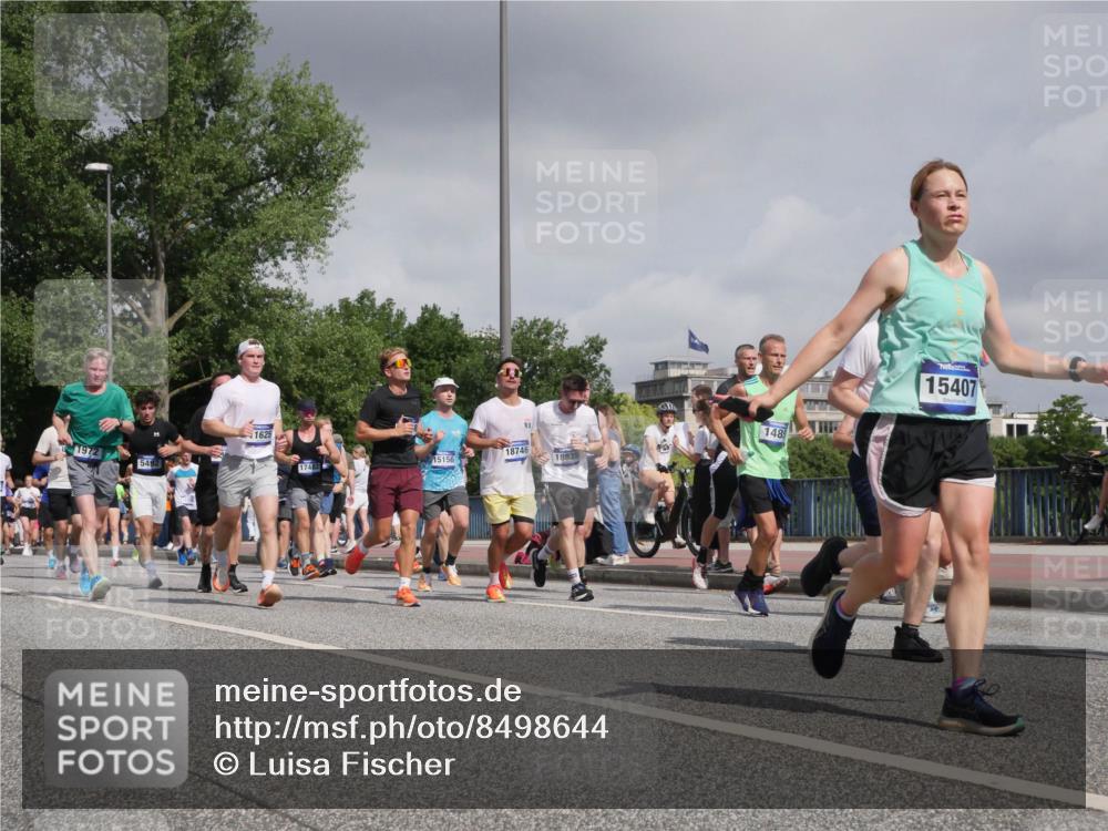 29.06.2025 - hella hamburg halbmarathon Luisa Fischer http://msf.ph/oto/8498644 29.06.2025 10:01:55 Kennedybrücke 1972, 549, 1625, 18746, 17482, 15156, 18835, 1485, 15407, 1190, 1485, 1972, 2907, 3037, 3715, 4839, 5492, 6390, 6399, 6585, 7864, 8154, 8322, 8721, 8772, 8798, 9884, 10266, 10488 meine-sportfotos.de