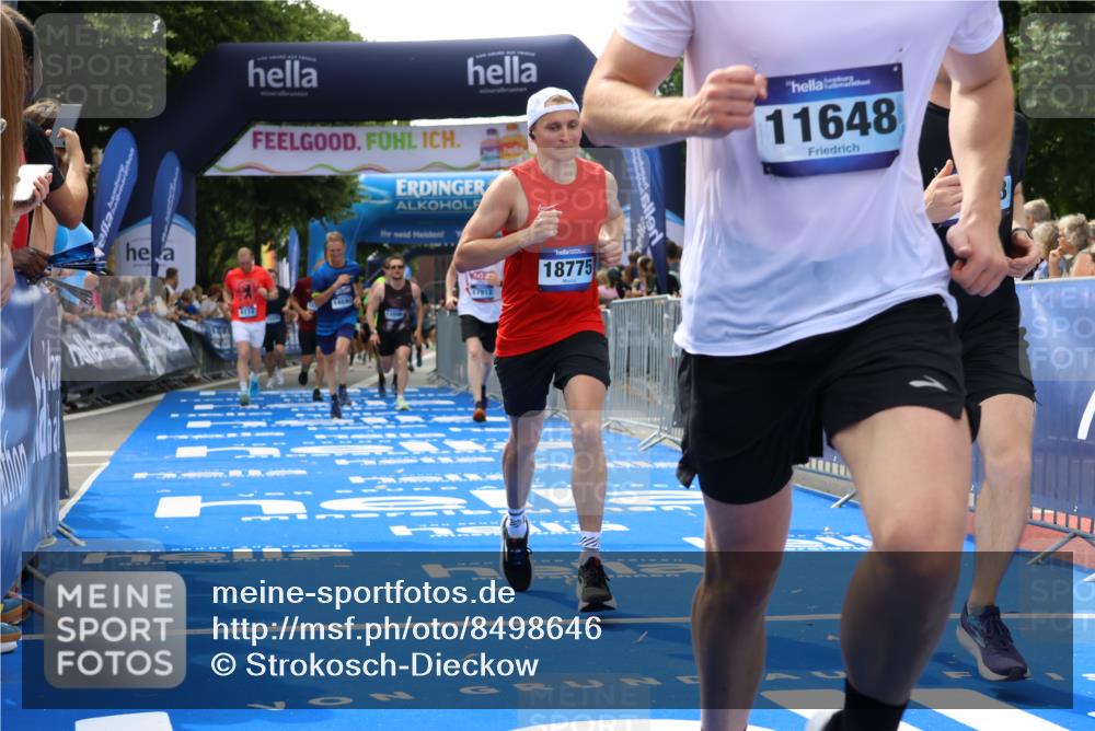 29.06.2025 - hella hamburg halbmarathon Strokosch-Dieckow http://msf.ph/oto/8498646 29.06.2025 10:43:34 Ziel 3116, 4080, 4318, 5124, 5436, 6903, 7635, 9114, 9931, 10246, 11648, 12623, 13421, 13996, 14201, 14210, 14484, 14690, 15328, 15932, 16338, 17912, 18449, 18513, 18775, 18810, 19229 meine-sportfotos.de