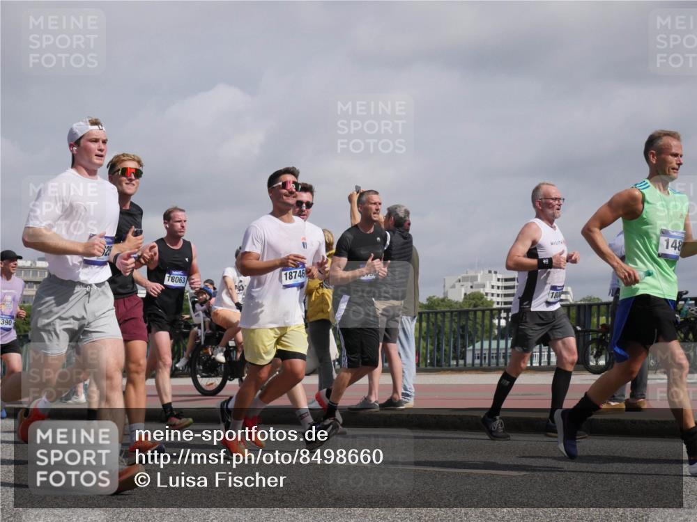 29.06.2025 - hella hamburg halbmarathon Luisa Fischer http://msf.ph/oto/8498660 29.06.2025 10:01:57 Kennedybrücke 390, 18063, 18746, 148, 1800, 1190, 1485, 1972, 3037, 3715, 4839, 5391, 5492, 6390, 6399, 6585, 7864, 8154, 8322, 8772, 8798, 9884, 10266, 10488 meine-sportfotos.de