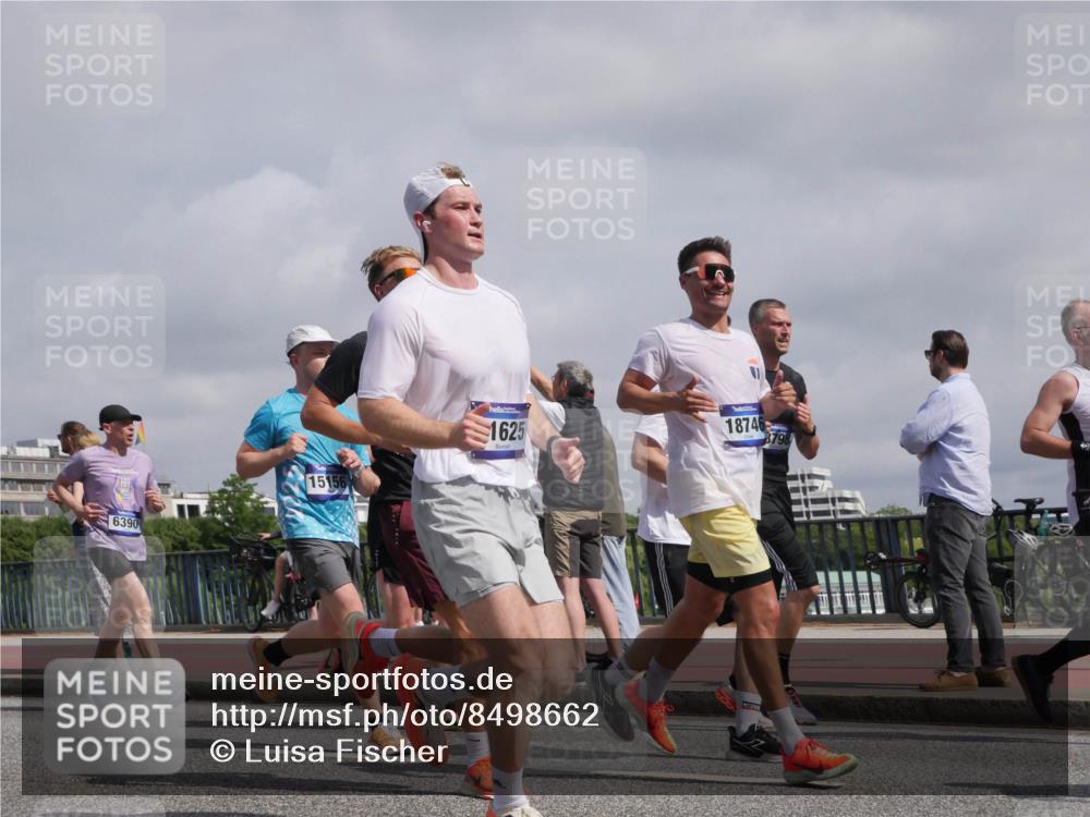 29.06.2025 - hella hamburg halbmarathon Luisa Fischer http://msf.ph/oto/8498662 29.06.2025 10:01:58 Kennedybrücke 6390, 15156, 1625, 18746, 8798, 1485, 1972, 2741, 3715, 4839, 5391, 5492, 6390, 6399, 6585, 7864, 8154, 8322, 8772, 8798, 9655, 9884, 10266, 10488 meine-sportfotos.de