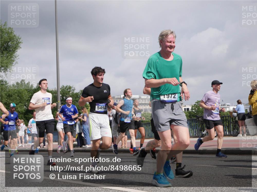 29.06.2025 - hella hamburg halbmarathon Luisa Fischer http://msf.ph/oto/8498665 29.06.2025 10:01:58 Kennedybrücke 11689, 8772, 655, 5492, 12949, 8154, 1972, 390, 1485, 1972, 2741, 3715, 4839, 5391, 5492, 6390, 6399, 6585, 7864, 8154, 8322, 8772, 8798, 9655, 9884, 10266, 10488 meine-sportfotos.de