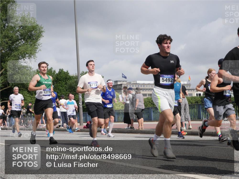 29.06.2025 - hella hamburg halbmarathon Luisa Fischer http://msf.ph/oto/8498669 29.06.2025 10:01:59 Kennedybrücke 19047, 12778, 8772, 5492, 13706, 17181, 949, 1748, 1972, 2741, 2911, 4839, 5391, 5492, 6390, 6399, 6585, 7864, 8154, 8772, 8798, 9655, 9884, 10266, 10488 meine-sportfotos.de