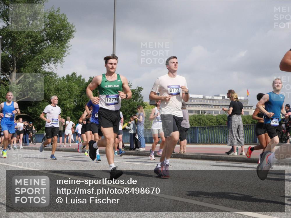 29.06.2025 - hella hamburg halbmarathon Luisa Fischer http://msf.ph/oto/8498670 29.06.2025 10:01:59 Kennedybrücke 7864, 19047, 8772, 12778, 658, 12949, 1972, 2741, 2911, 4839, 5391, 5492, 6390, 6399, 6585, 7864, 8154, 8772, 8798, 9655, 9884, 10266, 10488 meine-sportfotos.de