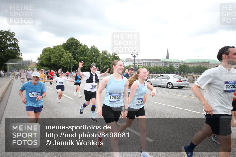 29.06.2025 - hella hamburg halbmarathon Jannik Wohlers http://msf.ph/oto/8498681 29.06.2025 10:55:58 Lombardsbrücke 1047, 1113, 1738, 2915, 3257, 3675, 3676, 3953, 3987, 4083, 5237, 5580, 5693, 5757, 6690, 6968, 7025, 7028, 7090, 7307, 7711, 8517, 8766, 9383, 9435, 9606, 9948, 9953, 10740, 10784, 10932, 10987, 11298, 11628, 11862, 11863, 12295, 12296, 12543, 12551, 13395, 13405, 13965, 14613, 15103, 15443, 15696, 15699, 15747, 16655, 16934, 17084, 17092, 17398, 17494, 17649, 17673, 17797, 18047, 18247, 18798, 19228 meine-sportfotos.de