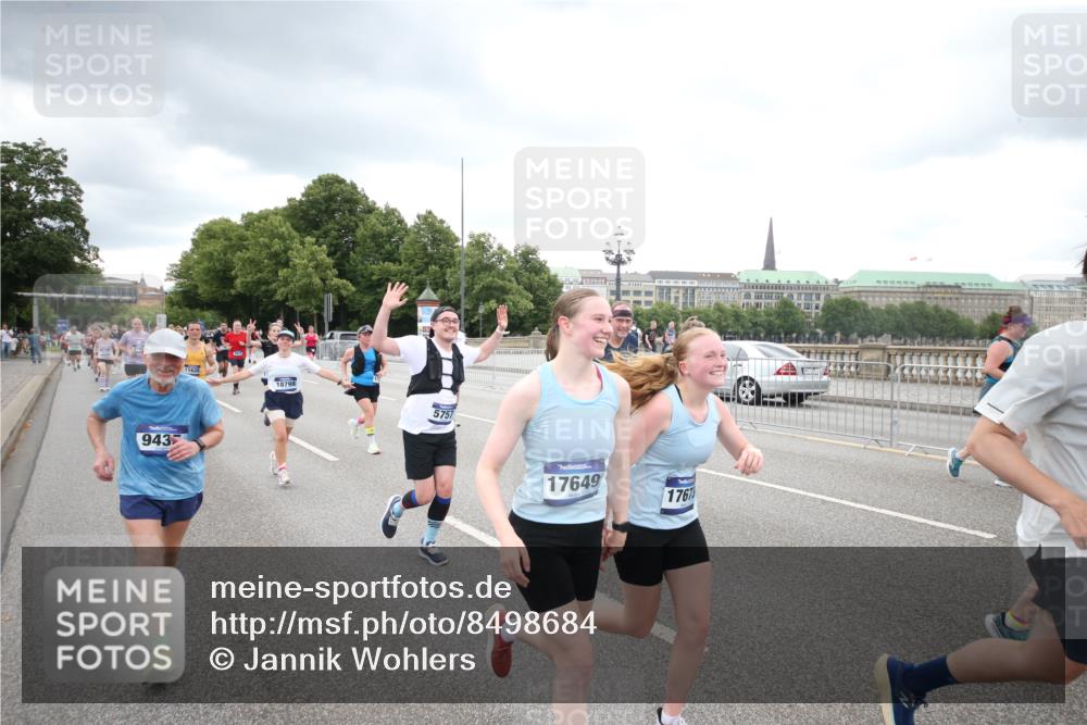 29.06.2025 - hella hamburg halbmarathon Jannik Wohlers http://msf.ph/oto/8498684 29.06.2025 10:55:58 Lombardsbrücke 1047, 1113, 1738, 2915, 3257, 3675, 3676, 3953, 3987, 4083, 5237, 5580, 5693, 5757, 6690, 6968, 7025, 7028, 7090, 7307, 7711, 8517, 8766, 9383, 9435, 9606, 9948, 9953, 10740, 10784, 10932, 10987, 11298, 11628, 11862, 11863, 12295, 12296, 12543, 12551, 13395, 13405, 13965, 14613, 15103, 15443, 15696, 15699, 15747, 16655, 16934, 17084, 17092, 17398, 17494, 17649, 17673, 17797, 18047, 18247, 18798, 19228 meine-sportfotos.de