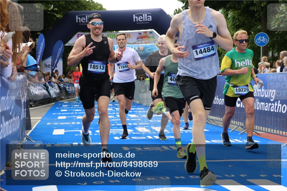 29.06.2025 - hella hamburg halbmarathon Strokosch-Dieckow http://msf.ph/oto/8498689 29.06.2025 10:43:32 Ziel 3116, 3928, 4080, 4318, 5124, 5436, 5506, 7635, 8664, 9114, 9931, 10246, 11648, 12623, 13421, 13996, 14484, 14690, 15328, 15932, 16338, 17912, 18449, 18513, 18775, 18810, 18942, 19229 meine-sportfotos.de