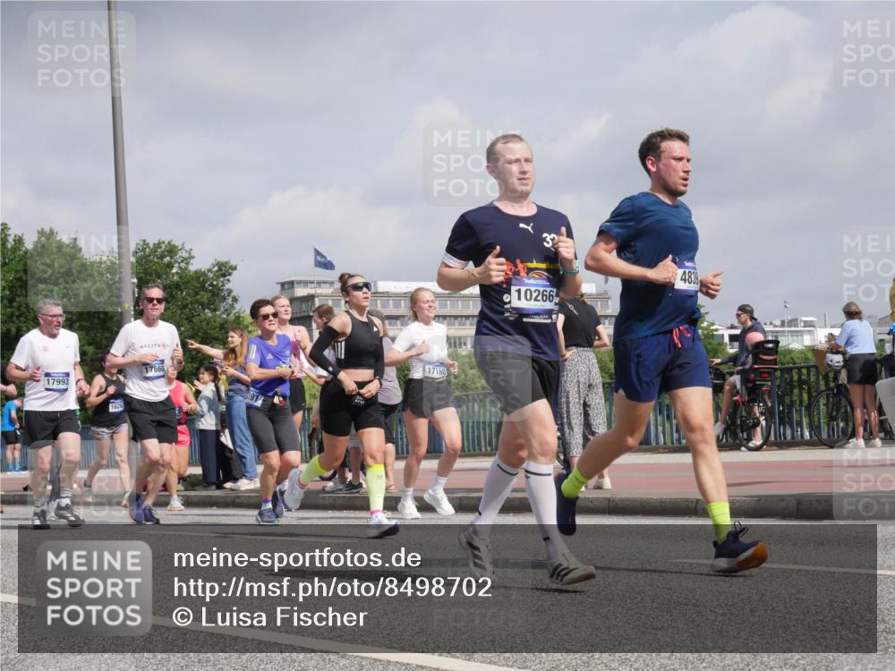 29.06.2025 - hella hamburg halbmarathon Luisa Fischer http://msf.ph/oto/8498702 29.06.2025 10:02:05 Kennedybrücke 17993, 16292, 17660, 17198, 10266, 4839, 1366, 1506, 1715, 1719, 2741, 2911, 4467, 4839, 5391, 5866, 6585, 7129, 7130, 7395, 7864, 9655, 9884, 10266, 10488 meine-sportfotos.de