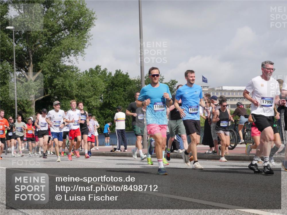 29.06.2025 - hella hamburg halbmarathon Luisa Fischer http://msf.ph/oto/8498712 29.06.2025 10:02:07 Kennedybrücke 12186, 1715, 171, 7129, 945, 13912, 1154, 15408, 1686, 11068, 15856, 16292, 17993, 1366, 1506, 1715, 1719, 2741, 2911, 4467, 4839, 5391, 5866, 6416, 7129, 7130, 7395, 9655, 9922, 10266 meine-sportfotos.de