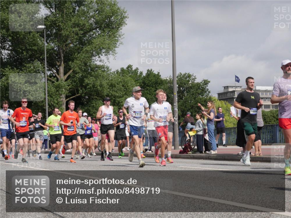 29.06.2025 - hella hamburg halbmarathon Luisa Fischer http://msf.ph/oto/8498719 29.06.2025 10:02:08 Kennedybrücke 12909, 18134, 15441, 18180, 14948, 12186, 1368, 1715, 719, 1686, 1366, 1506, 1715, 1719, 2741, 2911, 4467, 5391, 5866, 6416, 7129, 7130, 7395, 9655, 9922, 10266 meine-sportfotos.de