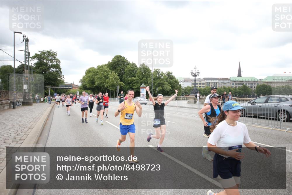 29.06.2025 - hella hamburg halbmarathon Jannik Wohlers http://msf.ph/oto/8498723 29.06.2025 10:56:00 Lombardsbrücke 1047, 1113, 2915, 3257, 3520, 3675, 3676, 3953, 3987, 4083, 5237, 5693, 5757, 6690, 7025, 7028, 7090, 7307, 7711, 8108, 8517, 8606, 8766, 9383, 9606, 9948, 9953, 10555, 10569, 10740, 10784, 10932, 11298, 11628, 11863, 12295, 12296, 12543, 12551, 13096, 13395, 13965, 14613, 15103, 15443, 15696, 15699, 15747, 16034, 16655, 16934, 17084, 17092, 17398, 17494, 17649, 17673, 17797, 18047, 18247, 18798 meine-sportfotos.de