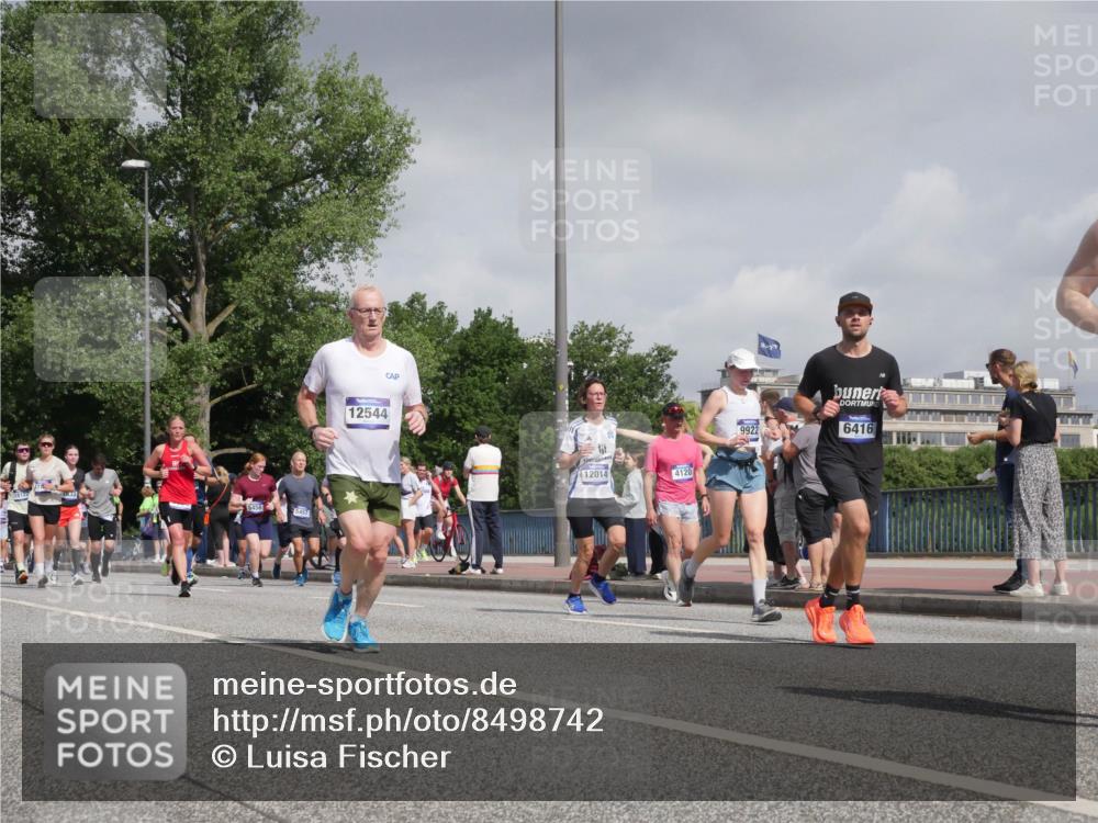 29.06.2025 - hella hamburg halbmarathon Luisa Fischer http://msf.ph/oto/8498742 29.06.2025 10:02:16 Kennedybrücke 7833, 5458, 5457, 12544, 12014, 4120, 9922, 6416, 1366, 1506, 2630, 4120, 4467, 5457, 5458, 5465, 5866, 6416, 7395, 7833, 8509, 8542, 8652, 9142, 9903, 9922, 10519 meine-sportfotos.de