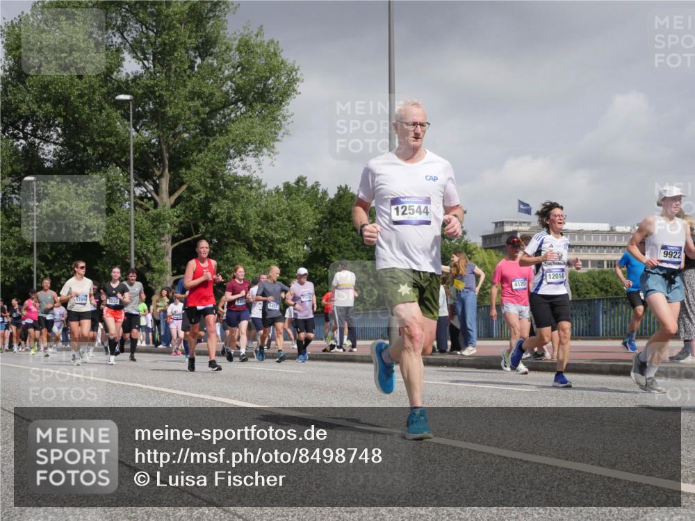 29.06.2025 - hella hamburg halbmarathon Luisa Fischer http://msf.ph/oto/8498748 29.06.2025 10:02:17 Kennedybrücke 17894, 7833, 5458, 5457, 12544, 4120, 12014, 9922, 2630, 4120, 4467, 5457, 5458, 5465, 6416, 7395, 7833, 8509, 8542, 8652, 9142, 9903, 9922, 10519 meine-sportfotos.de