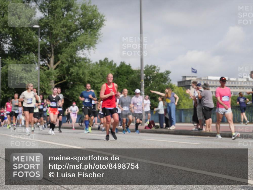 29.06.2025 - hella hamburg halbmarathon Luisa Fischer http://msf.ph/oto/8498754 29.06.2025 10:02:18 Kennedybrücke 4120, 1914, 2630, 4120, 4426, 5457, 5458, 5465, 6416, 7395, 7833, 8509, 8542, 8652, 9142, 9903, 9922, 10519 meine-sportfotos.de