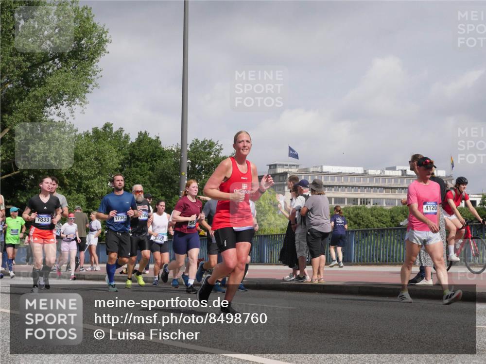 29.06.2025 - hella hamburg halbmarathon Luisa Fischer http://msf.ph/oto/8498760 29.06.2025 10:02:19 Kennedybrücke 5008, 7833, 97, 17383, 7455, 9142, 545, 4120, 1319, 1914, 2630, 4120, 4426, 4837, 5457, 5458, 5465, 6416, 7833, 8509, 8542, 8652, 9142, 9903, 9922, 10519 meine-sportfotos.de
