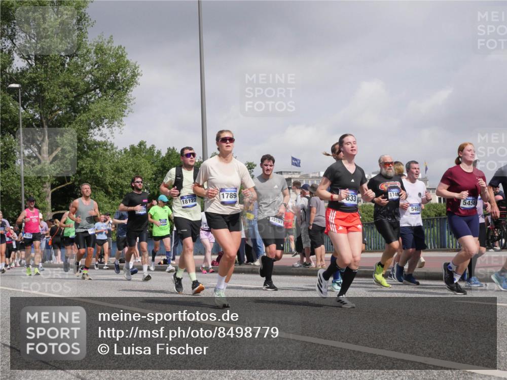 29.06.2025 - hella hamburg halbmarathon Luisa Fischer http://msf.ph/oto/8498779 29.06.2025 10:02:21 Kennedybrücke 1657, 524, 5008, 1789, 18122, 15197, 833, 1745, 5465, 5458, 1319, 1914, 2282, 2630, 4120, 4426, 4837, 5299, 5457, 5458, 5465, 7033, 7037, 7833, 8509, 8542, 8652, 9142, 9903, 10020, 10518, 10519 meine-sportfotos.de