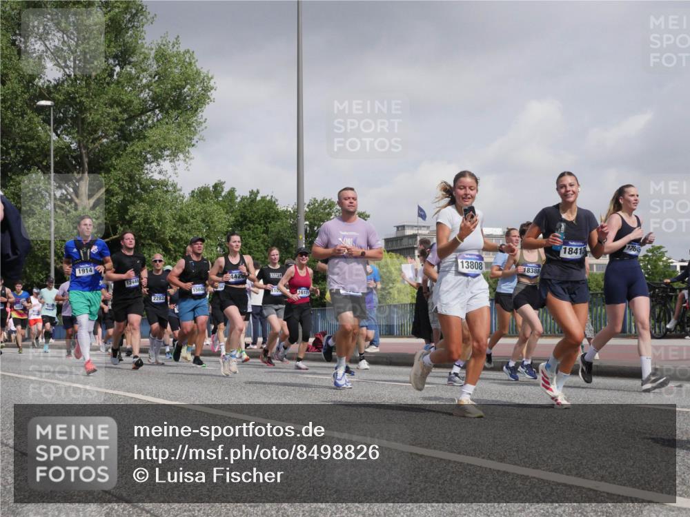 29.06.2025 - hella hamburg halbmarathon Luisa Fischer http://msf.ph/oto/8498826 29.06.2025 10:02:27 Kennedybrücke 1914, 12446, 4426, 15686, 110, 2282, 16189, 13808, 18388, 1841, 17045, 1319, 1595, 1914, 2282, 2364, 2391, 2432, 3668, 4120, 4426, 4837, 5277, 5299, 7033, 7037, 8542, 8652, 8929, 9488, 9903, 9907, 9984, 10020, 10518, 10519 meine-sportfotos.de
