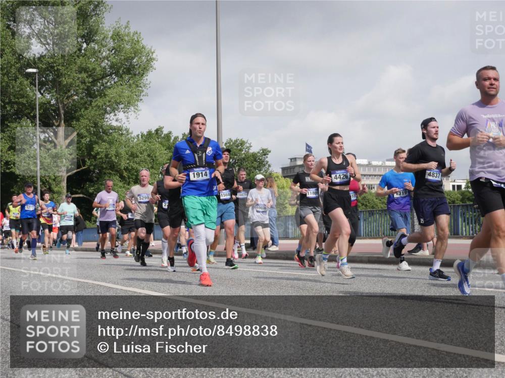 29.06.2025 - hella hamburg halbmarathon Luisa Fischer http://msf.ph/oto/8498838 29.06.2025 10:02:28 Kennedybrücke 5277, 15179, 5299, 22, 1914, 1568, 16679, 10020, 4426, 11039, 189, 1319, 4837, 1319, 1595, 1914, 2282, 2364, 2391, 2432, 3668, 4120, 4426, 4837, 5277, 5299, 7033, 7037, 8542, 8652, 8929, 9488, 9903, 9907, 9984, 10020, 10518, 10519 meine-sportfotos.de