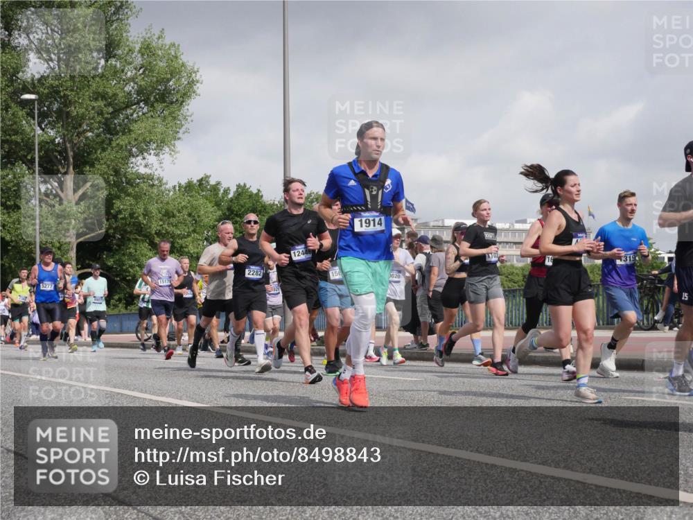 29.06.2025 - hella hamburg halbmarathon Luisa Fischer http://msf.ph/oto/8498843 29.06.2025 10:02:29 Kennedybrücke 15179, 5277, 2282, 925, 12446, 156, 1914, 0020, 103, 319, 15, 1319, 1595, 1914, 2282, 2364, 2391, 2432, 3668, 4426, 4837, 5277, 5299, 7033, 7037, 7547, 8542, 8929, 9488, 9903, 9907, 9984, 10020, 10518, 10519 meine-sportfotos.de