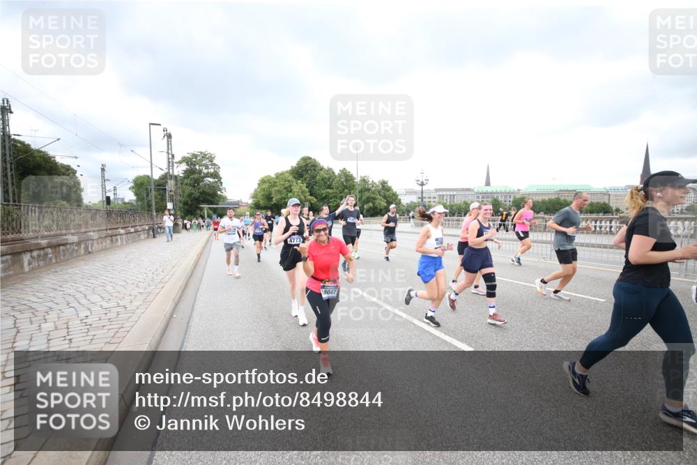 29.06.2025 - hella hamburg halbmarathon Jannik Wohlers http://msf.ph/oto/8498844 29.06.2025 10:56:13 Lombardsbrücke 1047, 2143, 2307, 2887, 2991, 3438, 3516, 3517, 3520, 3614, 3675, 3676, 3953, 3987, 4094, 4118, 4773, 5237, 5438, 5911, 6348, 6349, 7090, 7307, 7711, 8108, 8150, 8606, 8939, 8943, 9172, 9210, 9910, 10555, 10569, 10571, 10932, 10936, 11047, 11089, 11204, 12221, 12328, 12354, 12543, 12993, 13096, 13108, 13834, 14613, 14711, 14746, 15215, 15747, 16034, 16934, 17092, 17494, 17797, 18047, 18197, 18247 meine-sportfotos.de