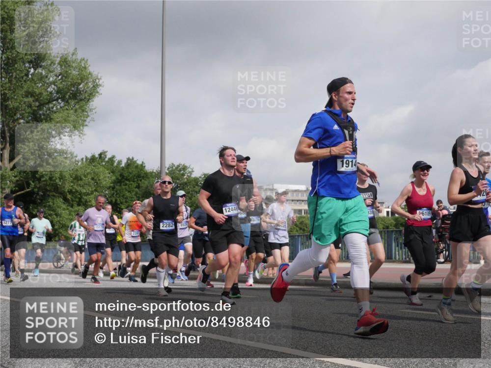 29.06.2025 - hella hamburg halbmarathon Luisa Fischer http://msf.ph/oto/8498846 29.06.2025 10:02:29 Kennedybrücke 12446, 5277, 5600, 6679, 15179, 2282, 892, 10020, 2391, 1914, 139, 6189, 1319, 1595, 1914, 2282, 2364, 2391, 2432, 3668, 4426, 4837, 5277, 5299, 7033, 7037, 7547, 8542, 8929, 9488, 9903, 9907, 9984, 10020, 10518, 10519 meine-sportfotos.de