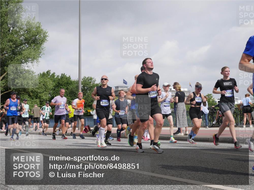 29.06.2025 - hella hamburg halbmarathon Luisa Fischer http://msf.ph/oto/8498851 29.06.2025 10:02:30 Kennedybrücke 5277, 9901, 15179, 2282, 1595, 12446, 10020, 10518, 11039, 1319, 1595, 1914, 2282, 2364, 2391, 2432, 3668, 3836, 4426, 4837, 5277, 5299, 7033, 7037, 7547, 8929, 9488, 9907, 9984, 10020, 10518 meine-sportfotos.de