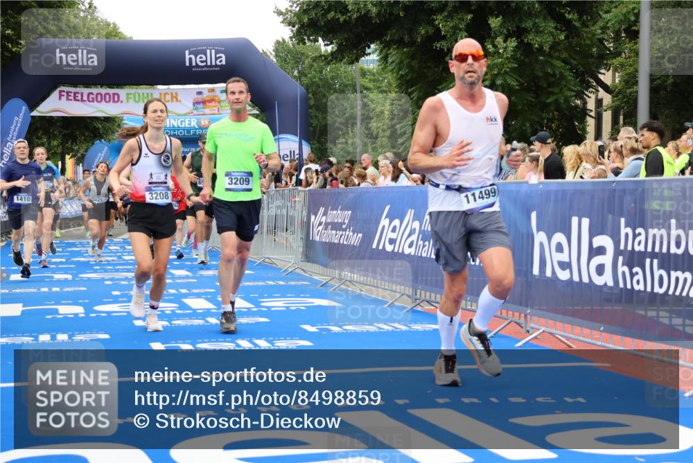 29.06.2025 - hella hamburg halbmarathon Strokosch-Dieckow http://msf.ph/oto/8498859 29.06.2025 10:54:04 Ziel 1151, 1410, 1815, 2432, 3096, 3208, 3209, 3898, 5638, 6294, 6356, 6374, 6443, 6581, 8390, 8394, 9032, 9791, 11499, 11789, 12213, 12379, 13397, 13794, 13869, 15524, 16780, 16871, 17348, 18308 meine-sportfotos.de