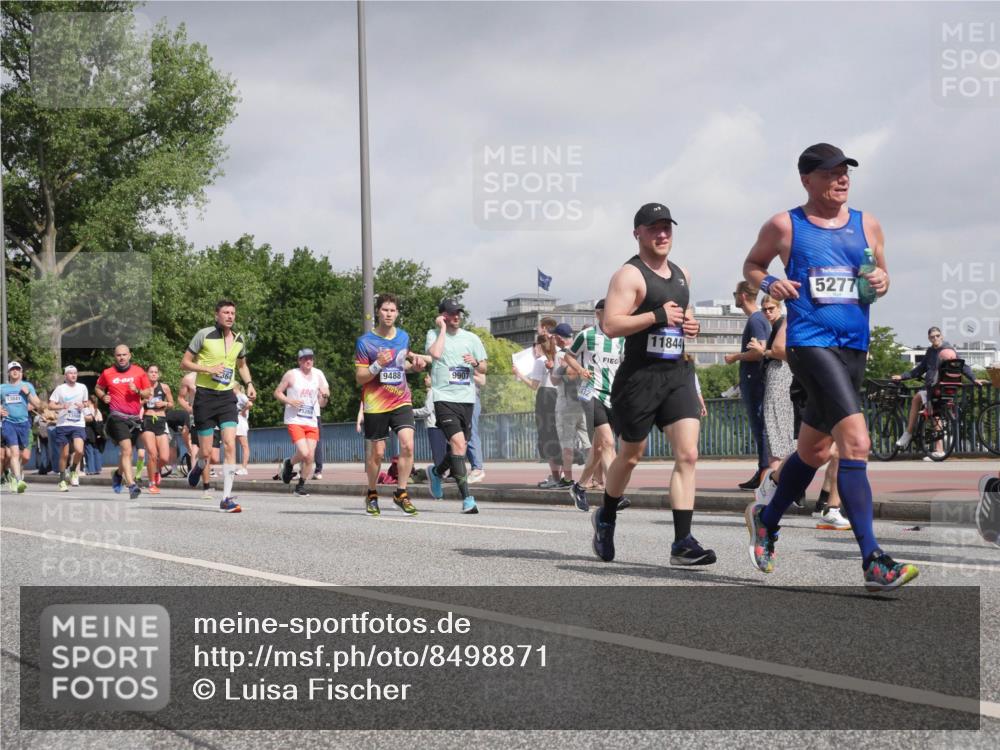 29.06.2025 - hella hamburg halbmarathon Luisa Fischer http://msf.ph/oto/8498871 29.06.2025 10:02:33 Kennedybrücke 36, 9488, 9907, 13841, 11844, 5277, 1595, 1955, 2282, 2364, 2391, 2432, 3279, 3668, 3836, 5277, 5299, 7033, 7037, 7547, 8330, 8929, 9488, 9907, 9984, 10020, 10518 meine-sportfotos.de