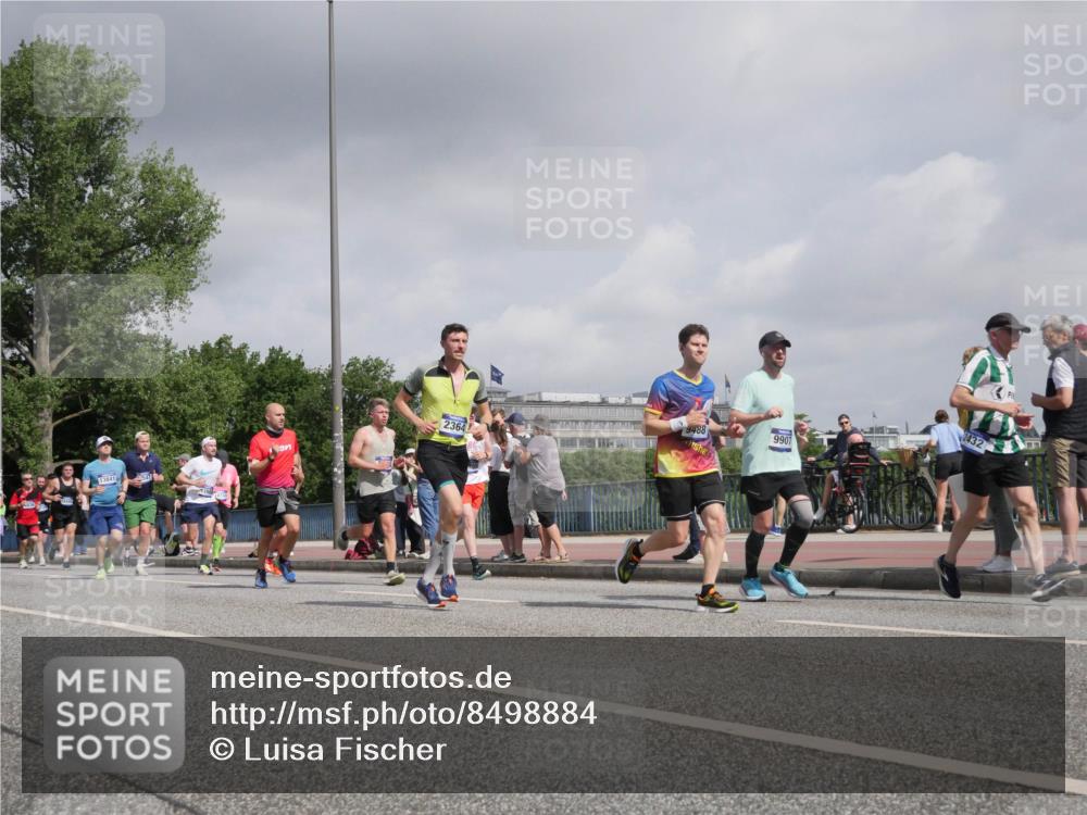 29.06.2025 - hella hamburg halbmarathon Luisa Fischer http://msf.ph/oto/8498884 29.06.2025 10:02:34 Kennedybrücke 13841, 9488, 9907, 2364, 1595, 1955, 2282, 2364, 2391, 2432, 2910, 3279, 3668, 3836, 5277, 5299, 7037, 7547, 8330, 8929, 9488, 9907, 9984, 10020, 10518 meine-sportfotos.de