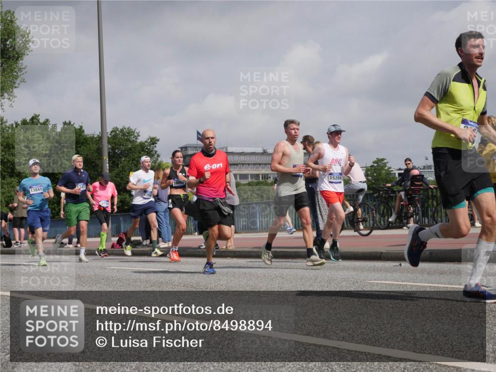 29.06.2025 - hella hamburg halbmarathon Luisa Fischer http://msf.ph/oto/8498894 29.06.2025 10:02:36 Kennedybrücke 13841, 1398, 16609, 15269, 1642, 1834, 1955, 2364, 2391, 2432, 2910, 3279, 3668, 3836, 5015, 5134, 5420, 6587, 7547, 8285, 8330, 9488, 9907, 9984 meine-sportfotos.de