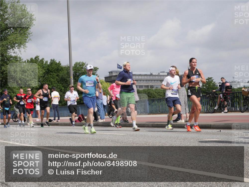 29.06.2025 - hella hamburg halbmarathon Luisa Fischer http://msf.ph/oto/8498908 29.06.2025 10:02:37 Kennedybrücke 18495, 477, 17967, 13841, 187, 13988, 1642, 1834, 1955, 2364, 2432, 2910, 3279, 3668, 3836, 5015, 5134, 5420, 6587, 7547, 8285, 8330, 9488, 9907, 9984 meine-sportfotos.de