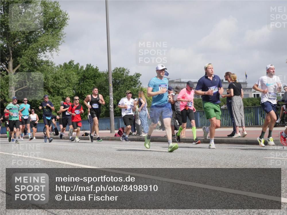 29.06.2025 - hella hamburg halbmarathon Luisa Fischer http://msf.ph/oto/8498910 29.06.2025 10:02:38 Kennedybrücke 3279, 4, 18495, 17967, 13941, 18730, 47, 13988, 1642, 1834, 1955, 2910, 3279, 3668, 3836, 5015, 5134, 5420, 6587, 7547, 8285, 8330, 9984 meine-sportfotos.de