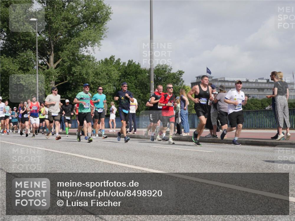 29.06.2025 - hella hamburg halbmarathon Luisa Fischer http://msf.ph/oto/8498920 29.06.2025 10:02:39 Kennedybrücke 1834, 11568, 477, 3279, 13523, 18495, 17967, 1125, 1642, 1834, 1955, 2676, 2910, 3279, 3668, 3836, 5015, 5134, 5420, 6414, 6415, 6587, 7547, 8285, 8330, 9984, 10093 meine-sportfotos.de