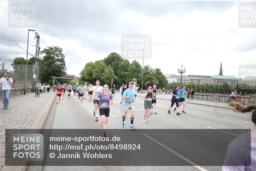 29.06.2025 - hella hamburg halbmarathon Jannik Wohlers http://msf.ph/oto/8498924 29.06.2025 10:56:18 Lombardsbrücke 1047, 2143, 2307, 2887, 2991, 3418, 3438, 3516, 3517, 3520, 3614, 3675, 3676, 4094, 4118, 4773, 5237, 5438, 5911, 5944, 6348, 6349, 7307, 7381, 8108, 8150, 8606, 8939, 8943, 9172, 9210, 9402, 9404, 9517, 9902, 9905, 9910, 10138, 10309, 10555, 10569, 10571, 10932, 10936, 11047, 11089, 11204, 12221, 12328, 12354, 12543, 12993, 13096, 13108, 13801, 13834, 14117, 14472, 14711, 14746, 15215, 15748, 15823, 16034, 17797, 18197 meine-sportfotos.de