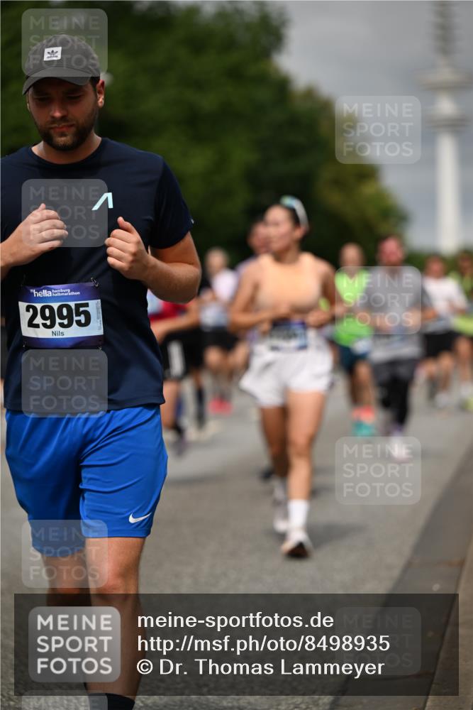 29.06.2025 - hella hamburg halbmarathon Dr. Thomas Lammeyer http://msf.ph/oto/8498935 29.06.2025 10:23:53 Kennedybrücke 1145, 1159, 1160, 1708, 2405, 2703, 2795, 2918, 2993, 2995, 3446, 3631, 4170, 4562, 4570, 4979, 5035, 5178, 5251, 5397, 5429, 5556, 5834, 5878, 6249, 6796, 6797, 6872, 6874, 6939, 7137, 7248, 7249, 7647, 7836, 8427, 8537, 8778, 10349, 10540, 10594, 10966, 11036, 11247 meine-sportfotos.de