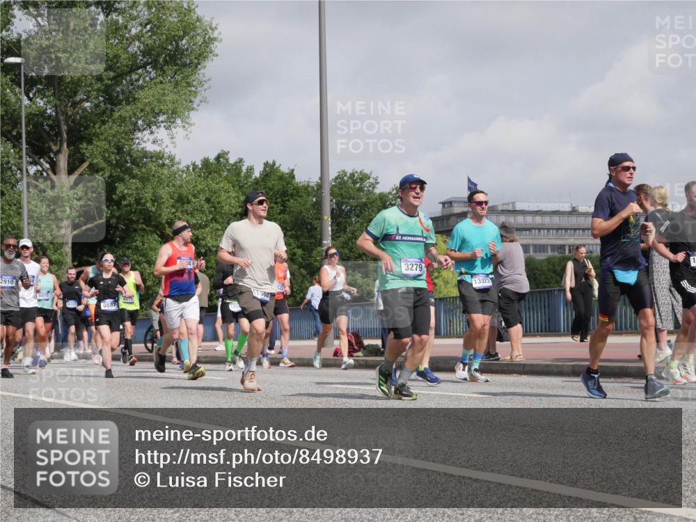 29.06.2025 - hella hamburg halbmarathon Luisa Fischer http://msf.ph/oto/8498937 29.06.2025 10:02:41 Kennedybrücke 2910, 5015, 11568, 6415, 6587, 120, 53, 3279, 13523, 1125, 1642, 1834, 1955, 2676, 2910, 3279, 3836, 5015, 5134, 5420, 6414, 6415, 6587, 7547, 8223, 8285, 8330, 10093 meine-sportfotos.de