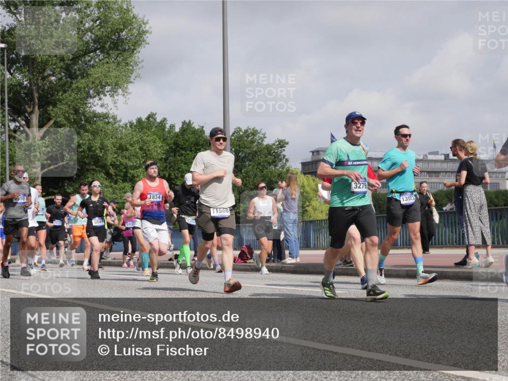 29.06.2025 - hella hamburg halbmarathon Luisa Fischer http://msf.ph/oto/8498940 29.06.2025 10:02:42 Kennedybrücke 2910, 16327, 6587, 6414, 1834, 8202, 11568, 53, 3279, 13523, 1125, 1642, 1834, 1955, 2676, 2910, 3279, 3836, 5015, 5134, 5420, 6414, 6415, 6587, 7547, 8223, 8285, 8330, 10093 meine-sportfotos.de