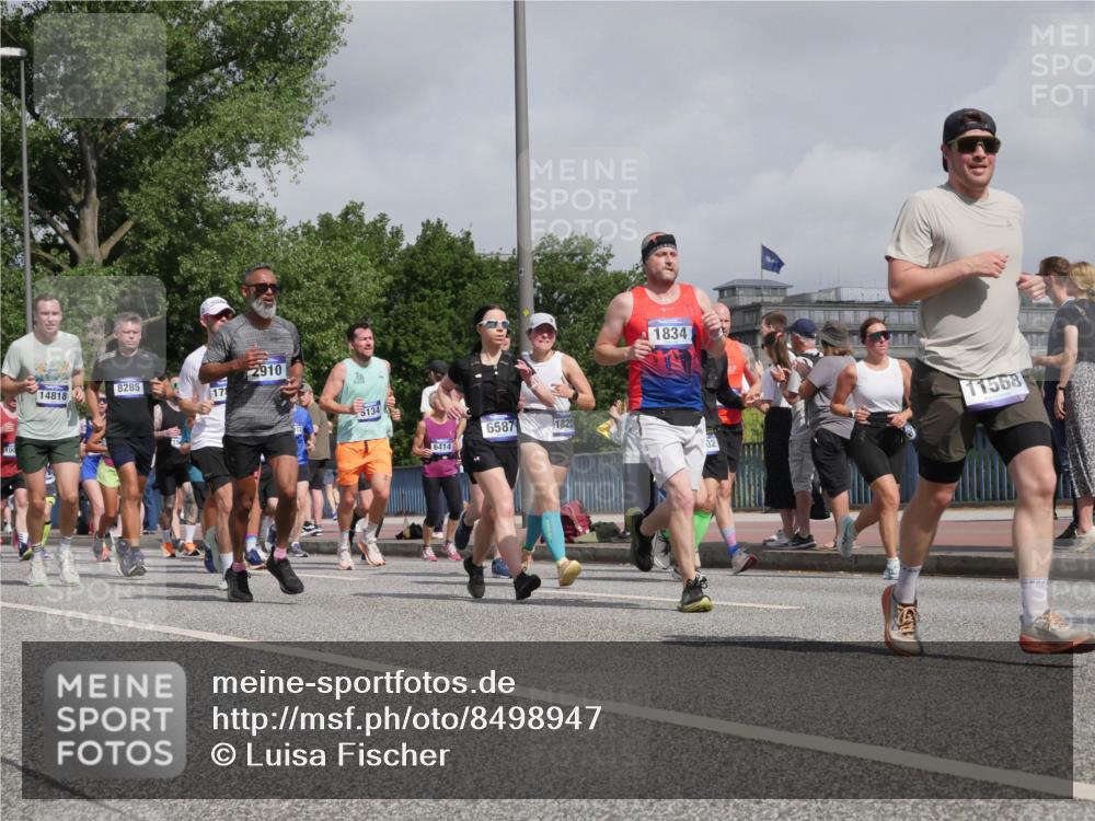 29.06.2025 - hella hamburg halbmarathon Luisa Fischer http://msf.ph/oto/8498947 29.06.2025 10:02:43 Kennedybrücke 8285, 14818, 17, 2910, 134, 6414, 6587, 1820, 1834, 11568, 1125, 1642, 1834, 1955, 2676, 2910, 3279, 3836, 5015, 5134, 5420, 6414, 6415, 6587, 8223, 8285, 8330, 10093 meine-sportfotos.de